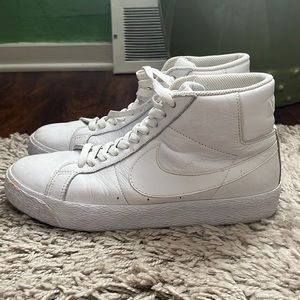 Nike White Men’s Blazer ‘77 Mid Size 8.5